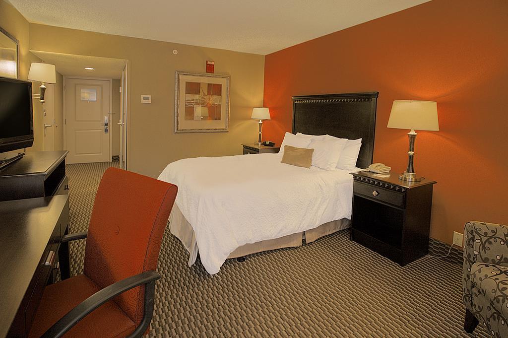 Hampton Inn Asheville - Biltmore Area Екстер'єр фото